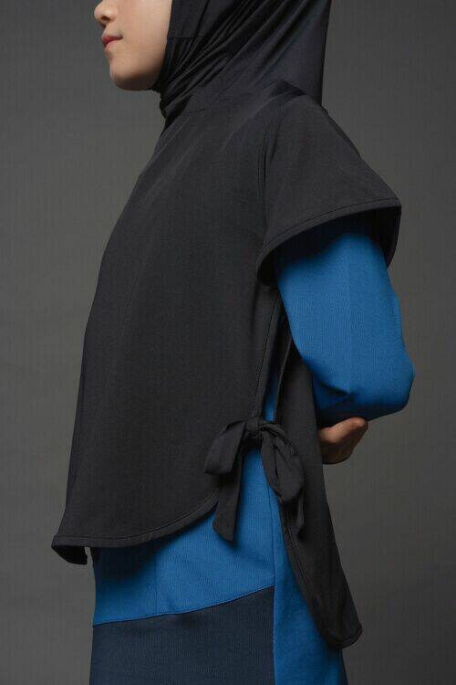 hijab multifungsi anak hitam biru tampak samping.jpg