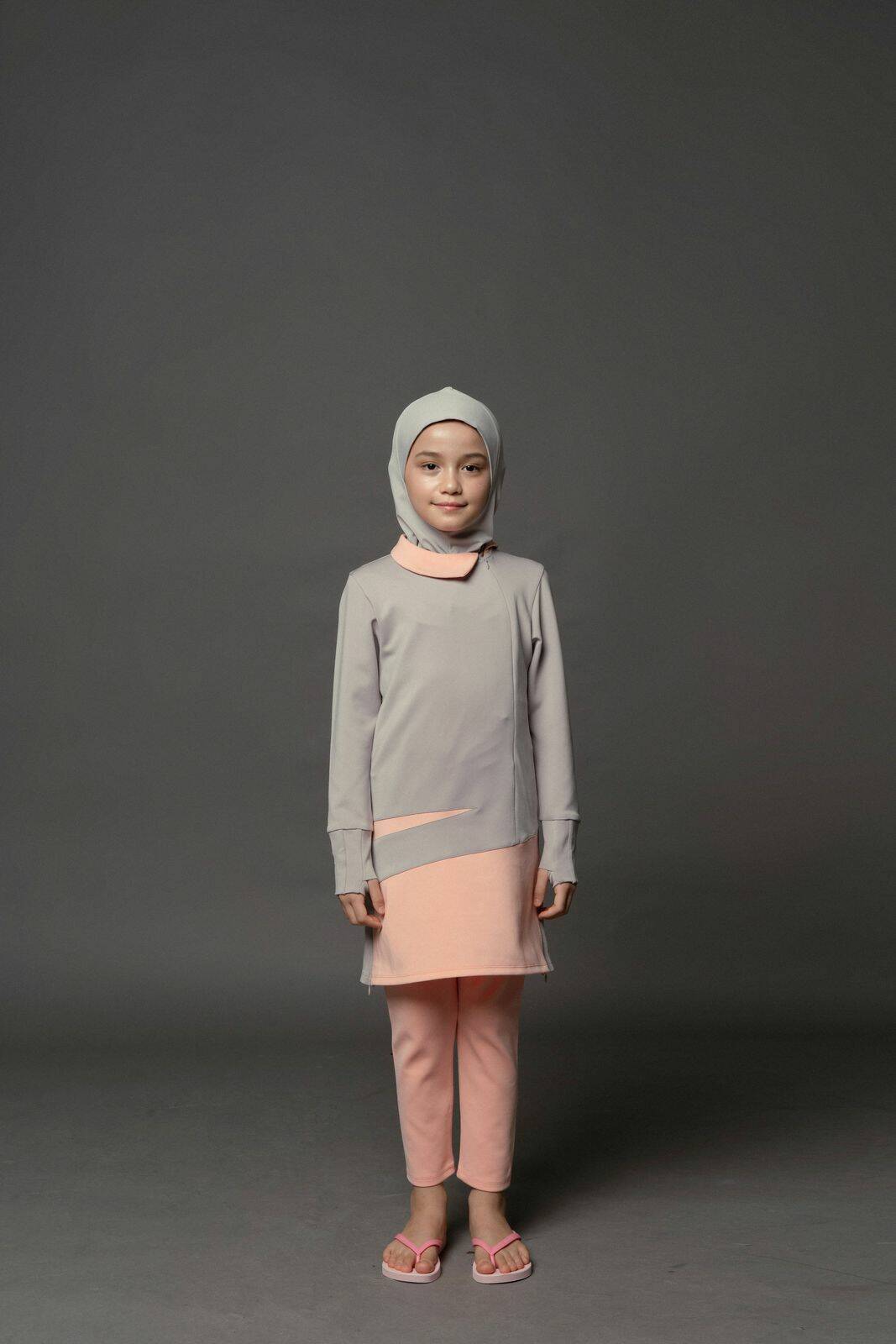 hijab swimwear anak warna abu-abu pink